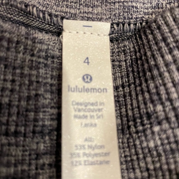 Lululemon gray and blue ombré spacedye leggings in a size 4. - Picture 6 of 6
